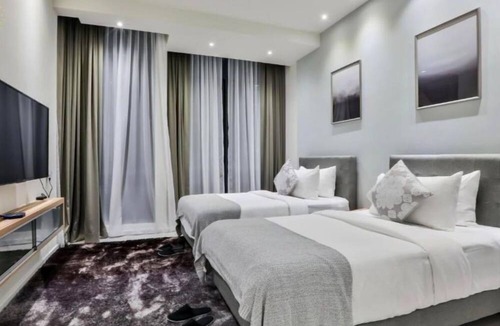 Titiwangsa Apartment | Deluxe King Suite with Twin Tower View 24