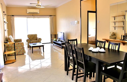 Downtown Kota Kinabalu Apartment | 1st Choice Vacation Apartments at Marina Court Resort Resort