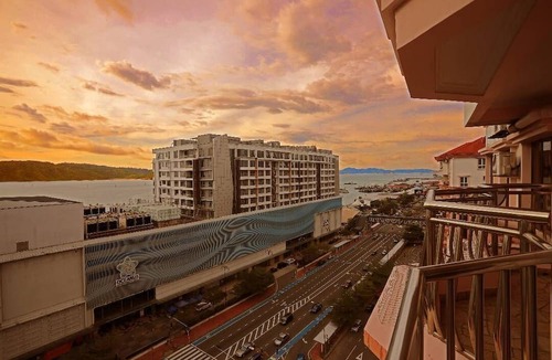 Downtown Kota Kinabalu Apartment | 1st Choice Vacation Apartments at Marina Court Resort Resort