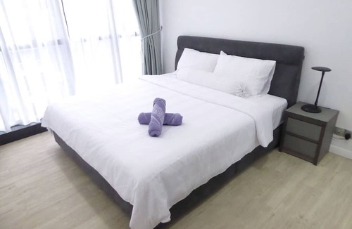 Kuala Lumpur Apartment | M City Garden Floor, Kuala Lumpur by Bonzer Home