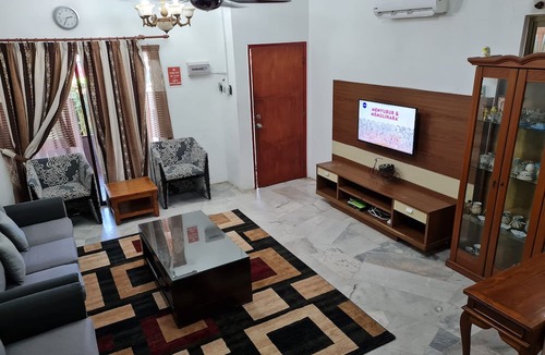 Puchong House | EudoraPlace Puchong Homestay