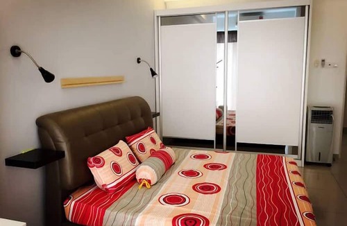George Town Apartment | Super Spacious Condo with 2 Carpark