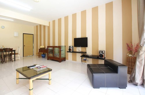 Ayer Keroh Apartment | Clean & Spacious Home for Joyous Stays