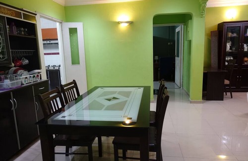 Taman Bangi House | Family-friendly semi detached 2.5 storey vacation home