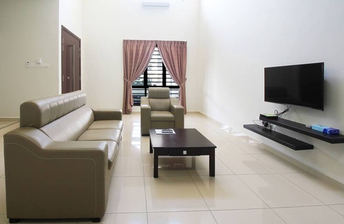 Taman Mahajaya House | KL4, Modern Simplicity House 4 Vacation