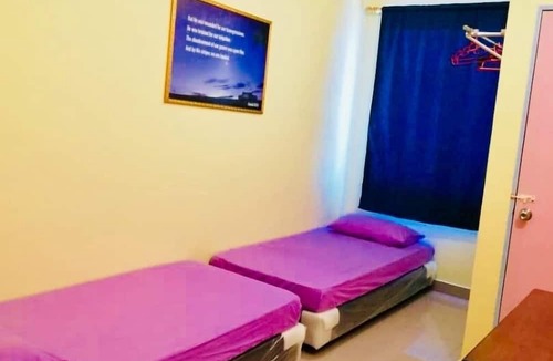 Kota Kinabalu House | Rainbow - Room 29B