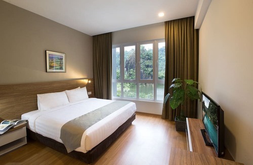 Hulu Kinta Apartment | 3 Bedroom Lakeview Premier Suite #5