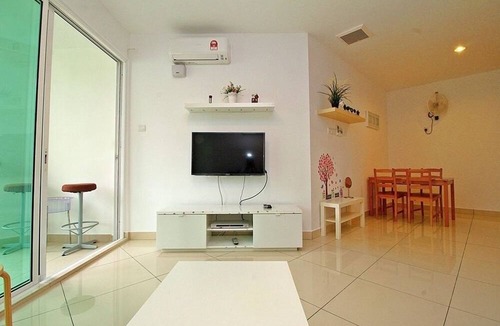 Downtown George Town Apartment | Lofty Suite for Group Trips to Penang