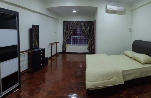 Tanjung Kling House | Amichevole Pantai Puteri homestay