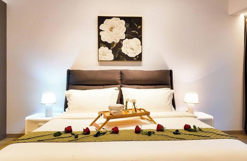 Golden Triangle Apartment | JD Home Stay | Three Bedroom Apartment with Balcony @ Eaton Residence KLCC