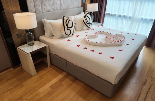 Golden Triangle Apartment | JD Home | Two Bedroom with Bathtub Facing Twin Tower View – Imperial Lexis KLCC