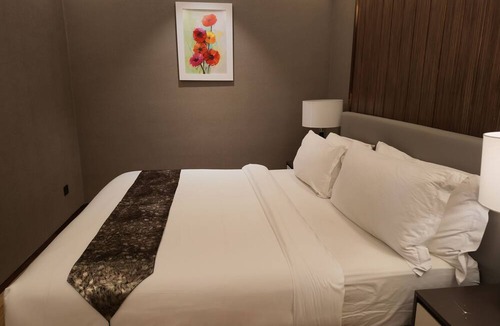 Golden Triangle Apartment | JD Home | Two Bedroom with Bathtub Facing Twin Tower View – Imperial Lexis KLCC