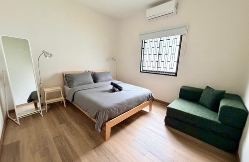 Taman Abad House | Minimalistic Home | 5 Min Walk to KSL | 4-8 guests