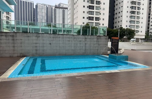 Sentul Pasar Apartment | Maxim City Lights, 28th Floor City View with Balcony