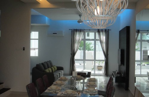 Tanjung Bungah Villa | Shamrock Beach Villas Penang Seaview