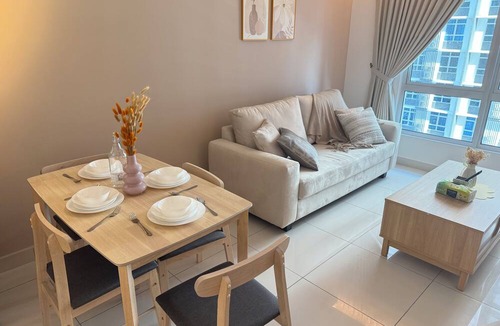 Kajang Apartment | Kajang Mirai Cozy 2BR Stay | Easy Access to KL & Bangi | Netflix + WIFI