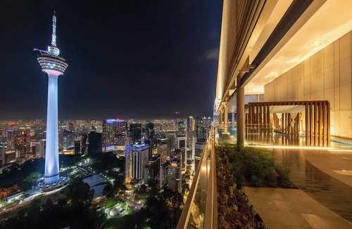 Golden Triangle Apartment | 3R3B Amazing KLCC TRX KL Tower View Bkt Bintang