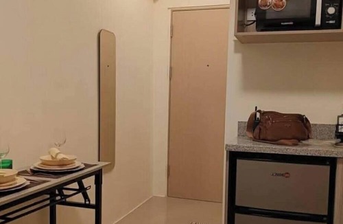 Socorro Apartment | Beautiful Tower with AC in Peaceful Cubao City Neighborhood