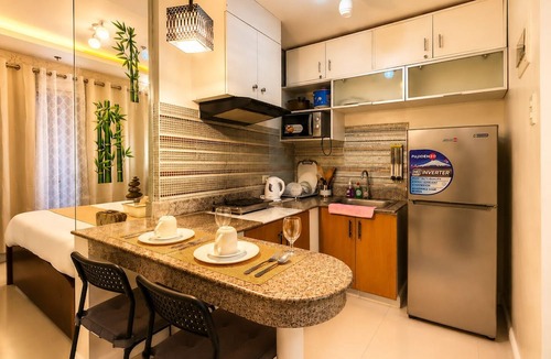 Ermita Night District Condo | Cozy 1-bedroom condo in tranquil Manila with AC comfort