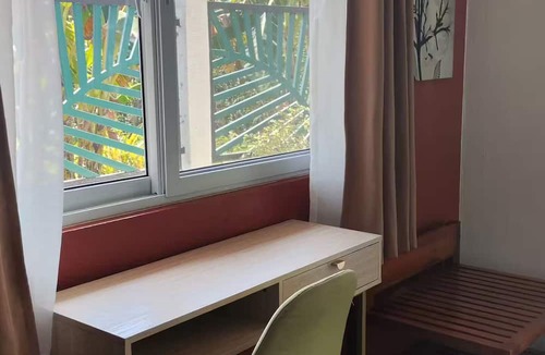 Danao House | Private 3 Bedrooms House with a quiet relaxing Garden, 6 min to Alona