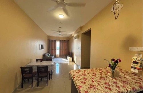 Puchong Condo | Near KLIA, Putrajaya & Cyberjaya Affordable & Stylish Stay @ LBS SkyLake Puchong