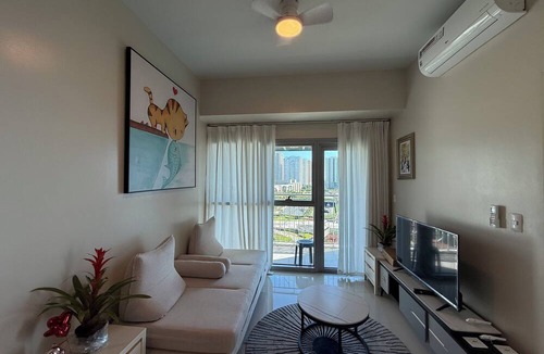 Tambo Apartment | Playful 1BR Bayview Near Okada & MOA