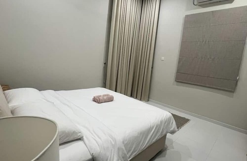Batu Buruk House | 3 Mins to Batu Buruk Beach! Family Home in Kuala Terengganu Muslims