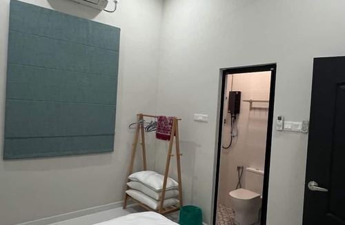 Batu Buruk House | 3 Mins to Batu Buruk Beach! Family Home in Kuala Terengganu Muslims