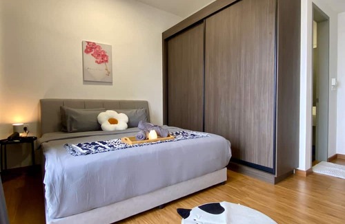 George Town Condo | BEACON EXECUTIVE SUITE BY STAYCATION HOMESTAY