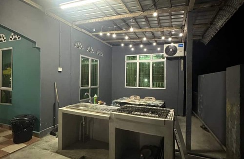 Mersing House | 3-bedroom bungalow Seaview Homestay enchanting Mersing with cool AC and pool