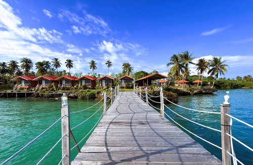 Kampong Gallam Gallam Ski Chalet | Panglima Resort Bum Bum Island, Semporna