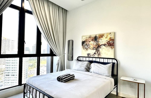 Medini Apartment | D'pristine residence 4 bedder condo opp medini mall and legoland (13 pax)