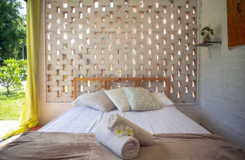 Chenarong Dalam Villa | Rouhi Retreats By Doulos