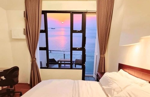 Ermita Night District Condo | StayLuxia Manilabayview