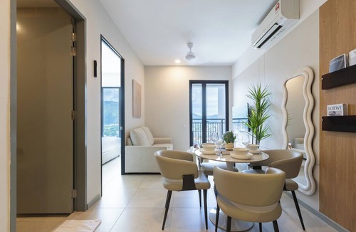 Downtown George Town Apartment | 22 Macalisterz