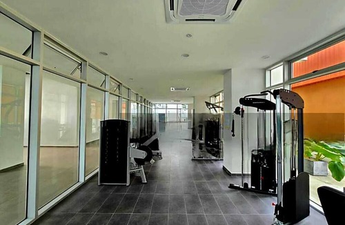 Masai Apartment | Fun-Filled Condo : Midas