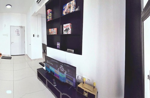 Masai Apartment | Fun-Filled Condo : Midas