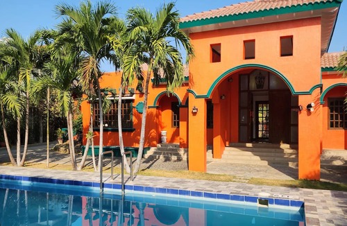 Bacnotan House | Kulibangbang Beach Resort