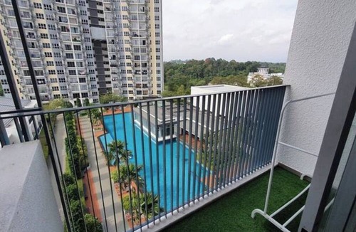 Kajang Condo | Lovely modern condo (5) with pool view @ Bangi