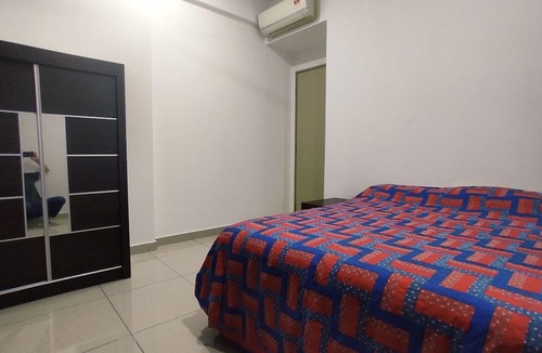 Kampung Batu Maung Apartment | Spacious 2-Bedroom with Morning's Sea View & Amenities