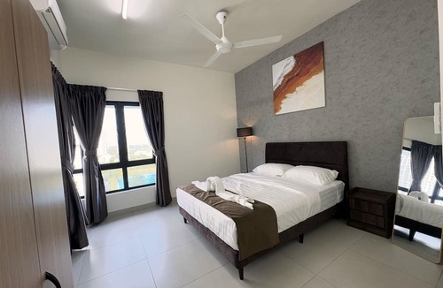 Cyberjaya Apartment | Walking distance to the University of Cyberjaya. Family-sized condo for 4Pax!