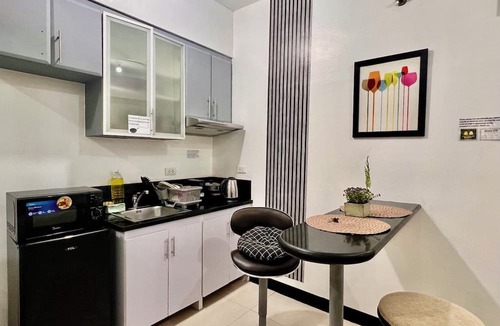 Taguig Apartment | BGC Mckinley Center Prime Accommodations