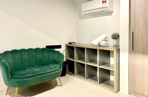 Kuala Lumpur Apartment | 2BR Suite KLCC & Merdeka Tower View - Free Parking
