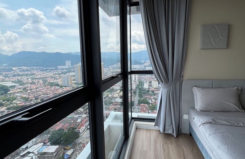 George Town Condo | Urban Suites Sky-High 3BR Retreat-Breathtaking Penang Bridge & City Views