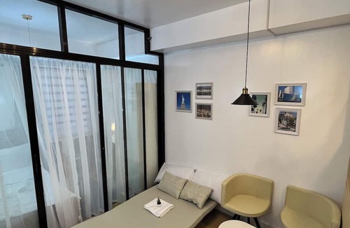 Diliman Condo | Serendipity Suite Getaway with a Relaxing Pool View in the Heart of Quezon City