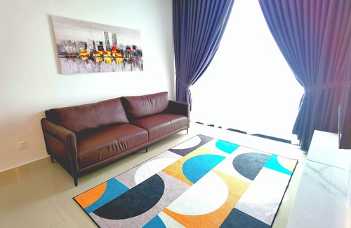 Kuala Lumpur Condo | Nice 3-bedroom condo with beautiful and fun swimming pool in North Kuala Lumpur