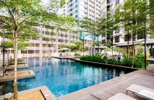 Kuala Lumpur City Centre Apartment | 1BR Suite KLCC View w/Nflx, B-tub & Wtr Dspnser