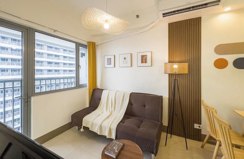 Highway Hills Condo | GemstoneBR in SMDC Fame Residences