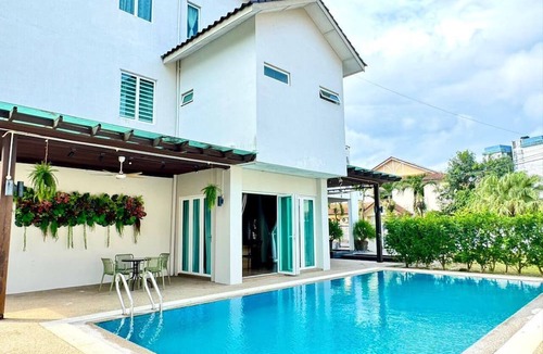 Taman Aman House | Comfort and Luxury House