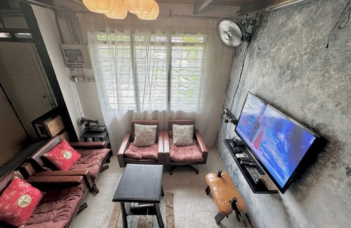 Taman Cempaka Cabin | Charming 4-bedroom lodge with AC and WiFi in fabulous Ipoh